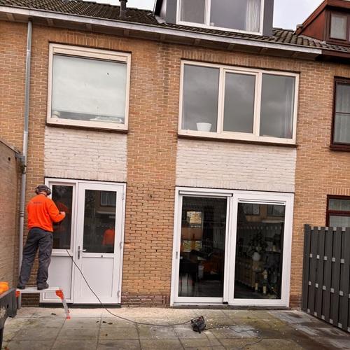 Verf verwijderen inclusief complete gevelrenovatie woning Dijk en Waard Januari 2025